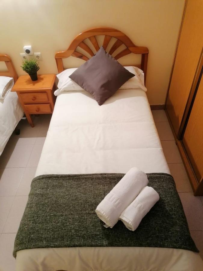 Albergue เซอร์เวรา เด ปิซูเอร์กา ภายนอก รูปภาพ