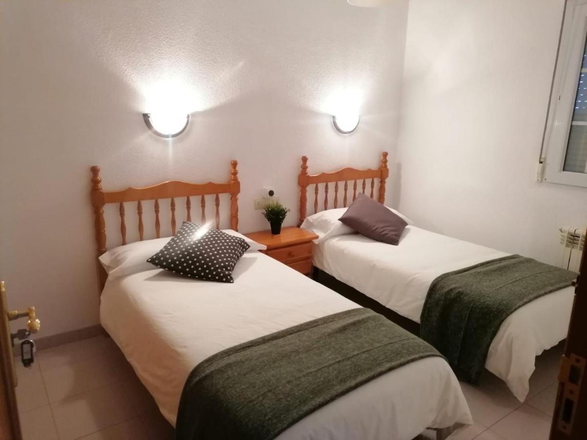 Albergue เซอร์เวรา เด ปิซูเอร์กา ภายนอก รูปภาพ