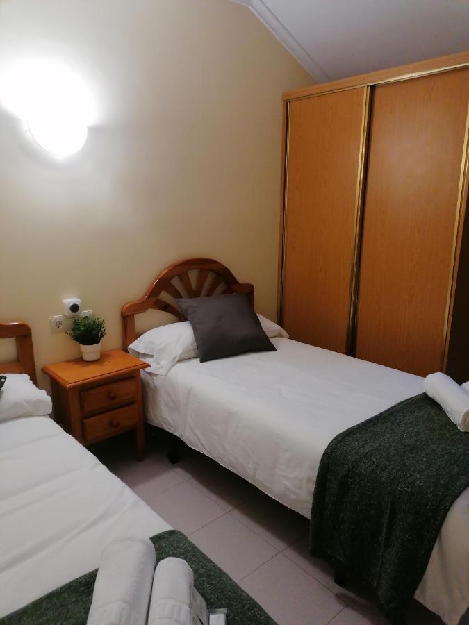 Albergue เซอร์เวรา เด ปิซูเอร์กา ภายนอก รูปภาพ