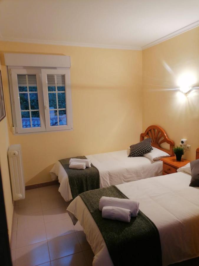 Albergue เซอร์เวรา เด ปิซูเอร์กา ภายนอก รูปภาพ